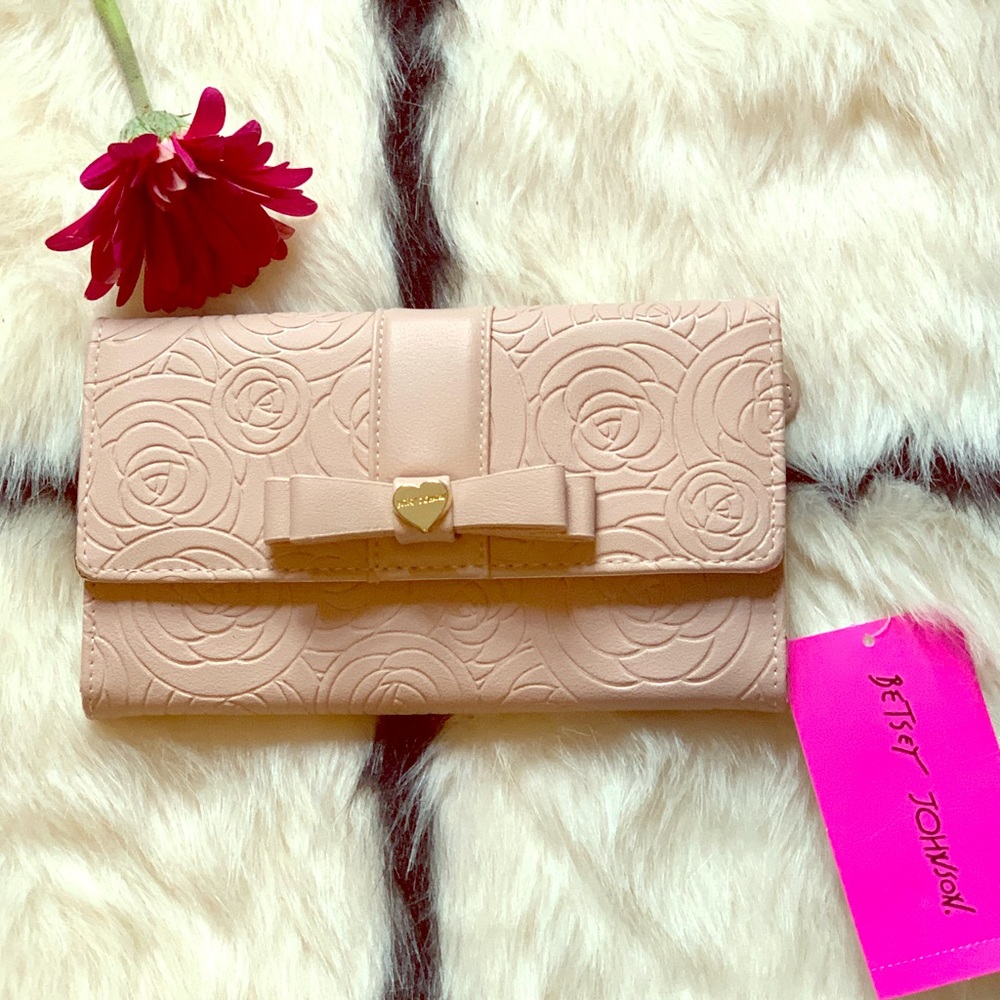 BETSY JOHNSON Pink Wallet
